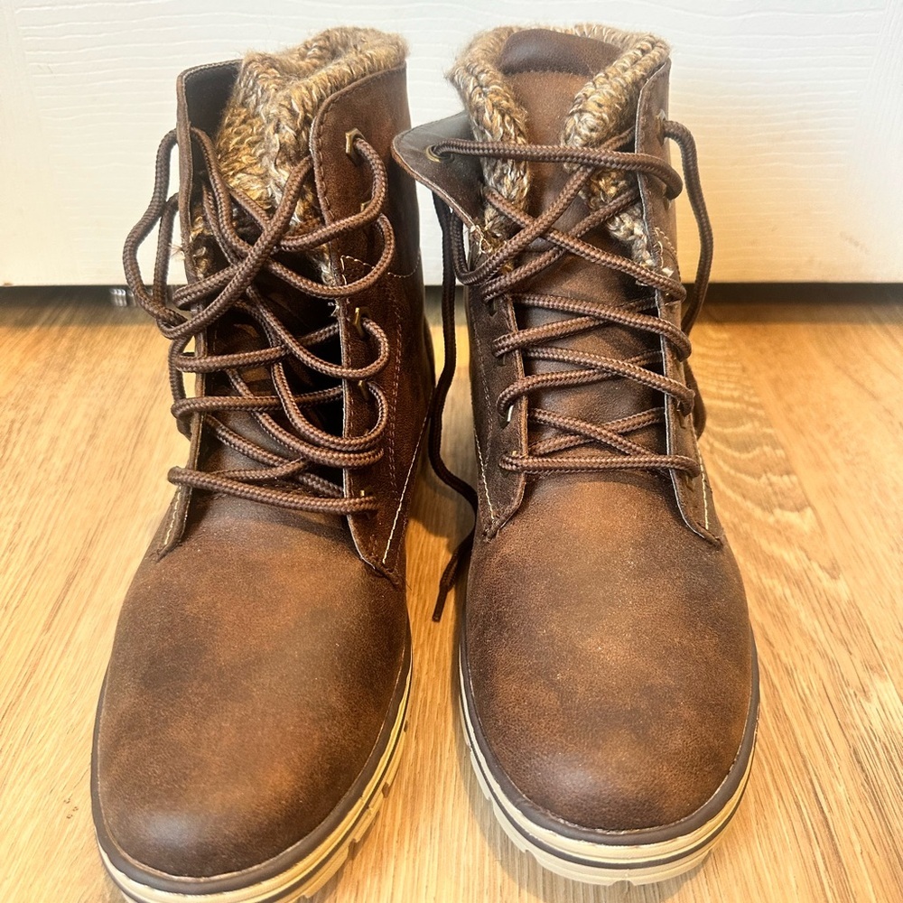 White Mountain Brown Lace Up Boots